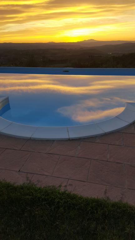 Casa Vacanze L'Orizzonte Montecchio  Exteriér fotografie