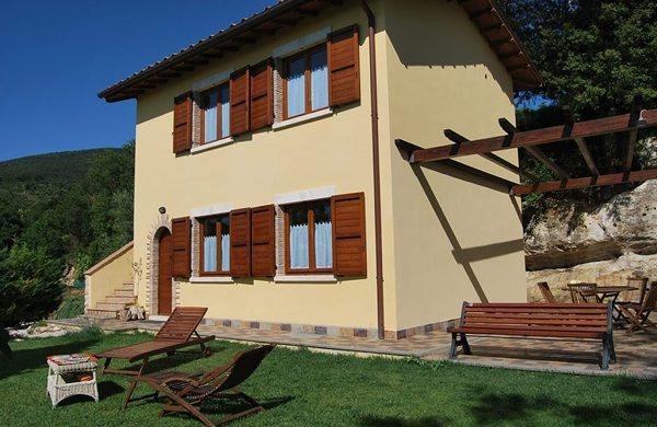 Casa Vacanze L'Orizzonte Montecchio  Pokoj fotografie