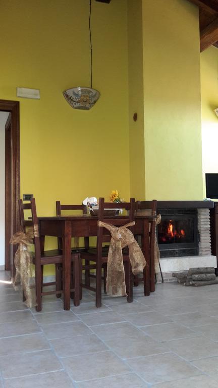 Casa Vacanze L'Orizzonte Montecchio  Pokoj fotografie