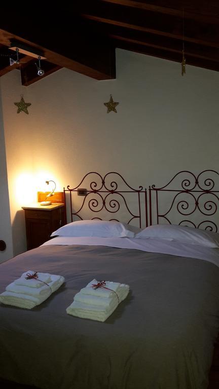 Casa Vacanze L'Orizzonte Montecchio  Pokoj fotografie